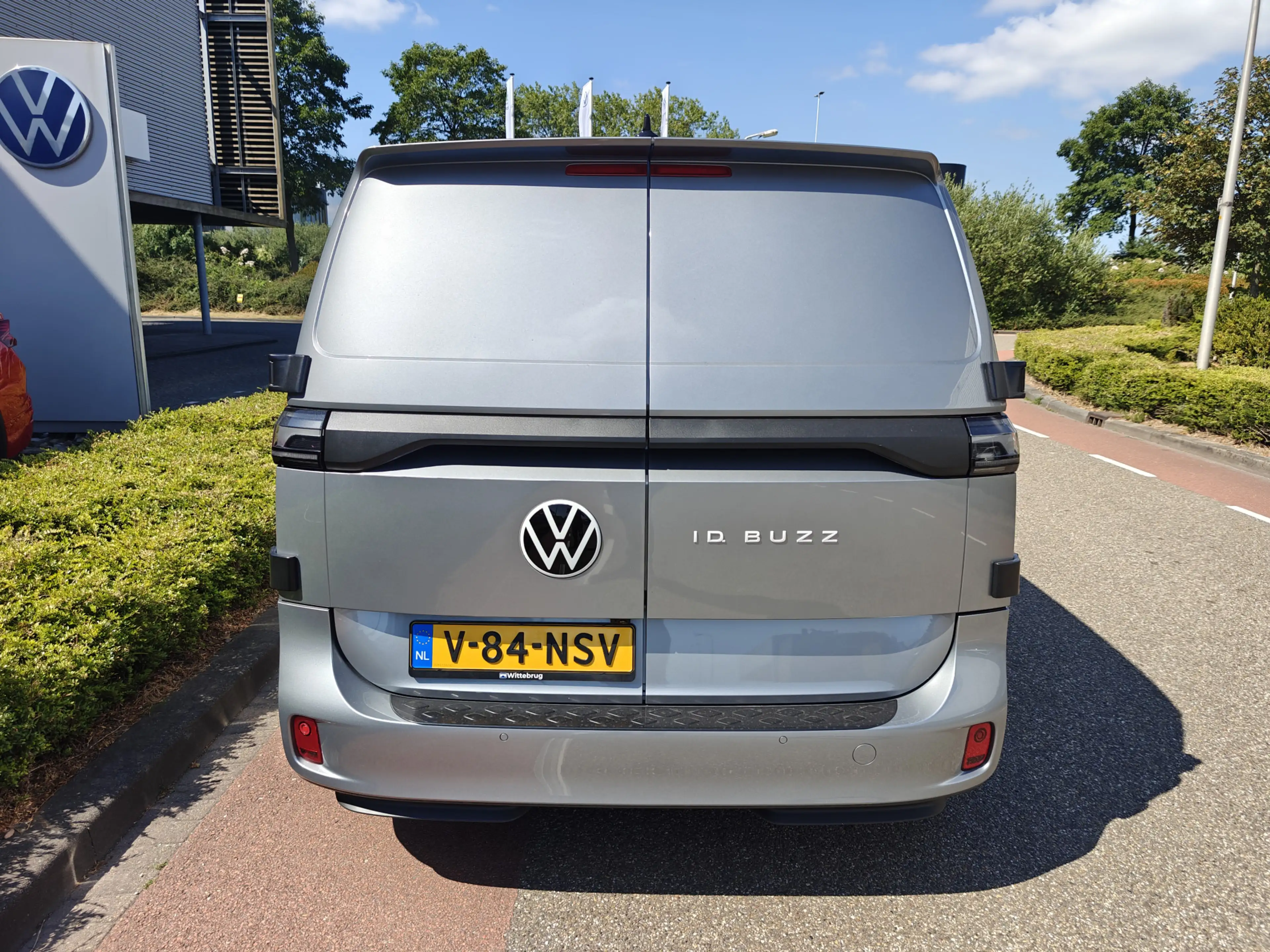 Volkswagen ID. Buzz Cargo Anniversary Edition 79 kWh — photo 10