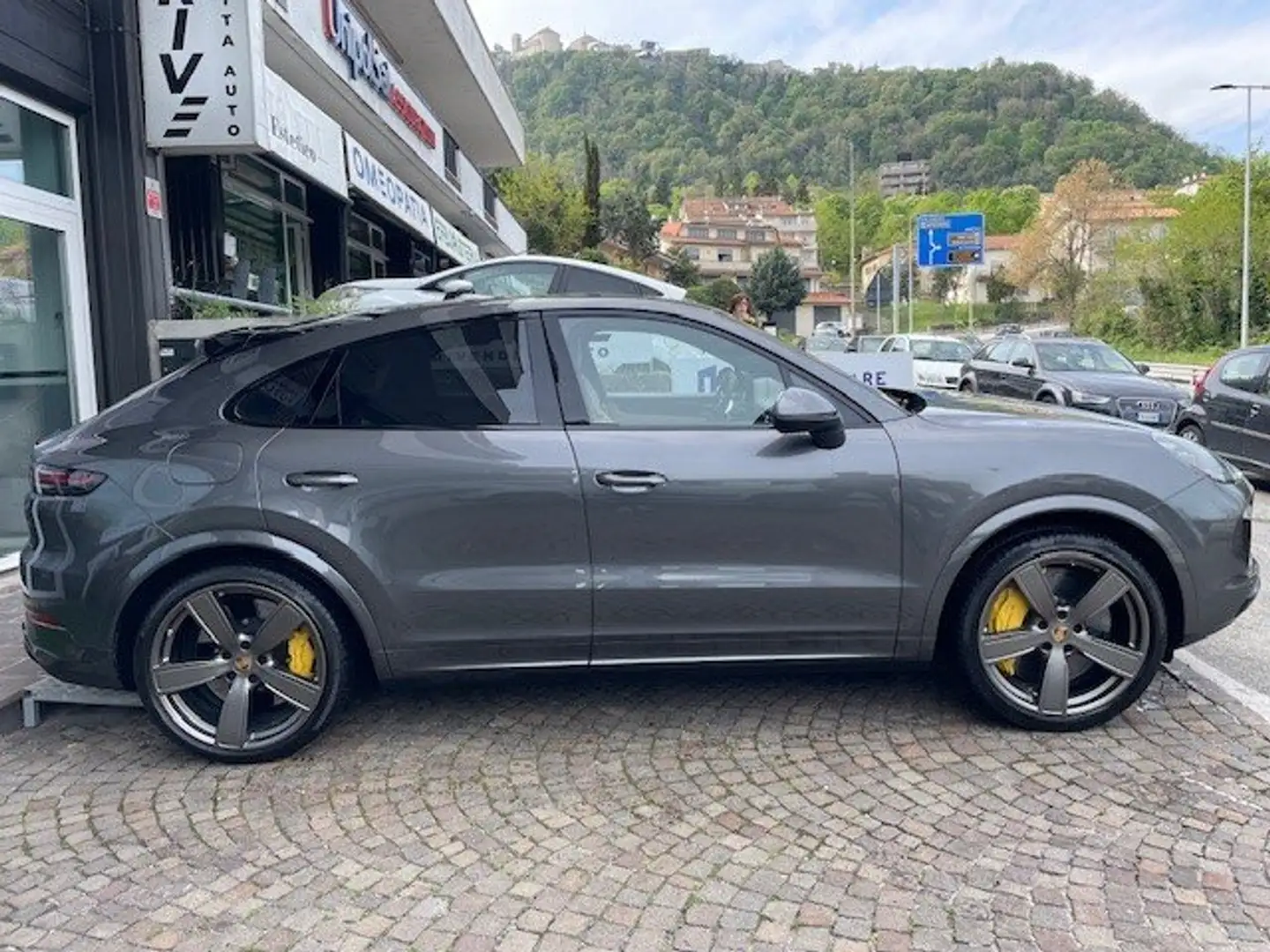 Porsche Cayenne S COUPE' CARBO Grau - 2