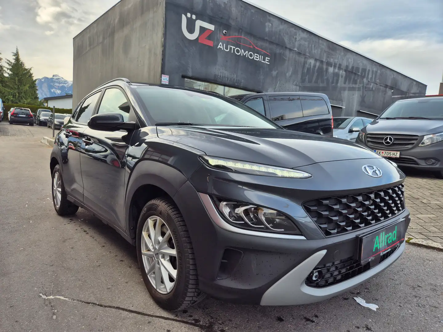 Hyundai KONA *** ALLRAD *** AUTOMATIK *** Style 4WD Grau - 2