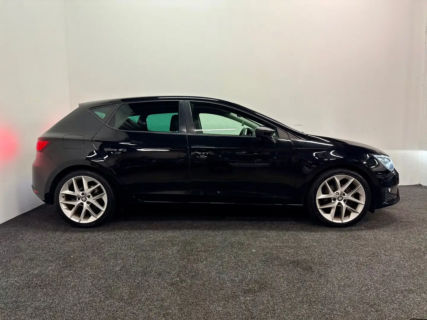 SEAT Leon 1.4 TSI ACT FR | Automaat | Clima | PDC | Bluetoot Fekete - 2