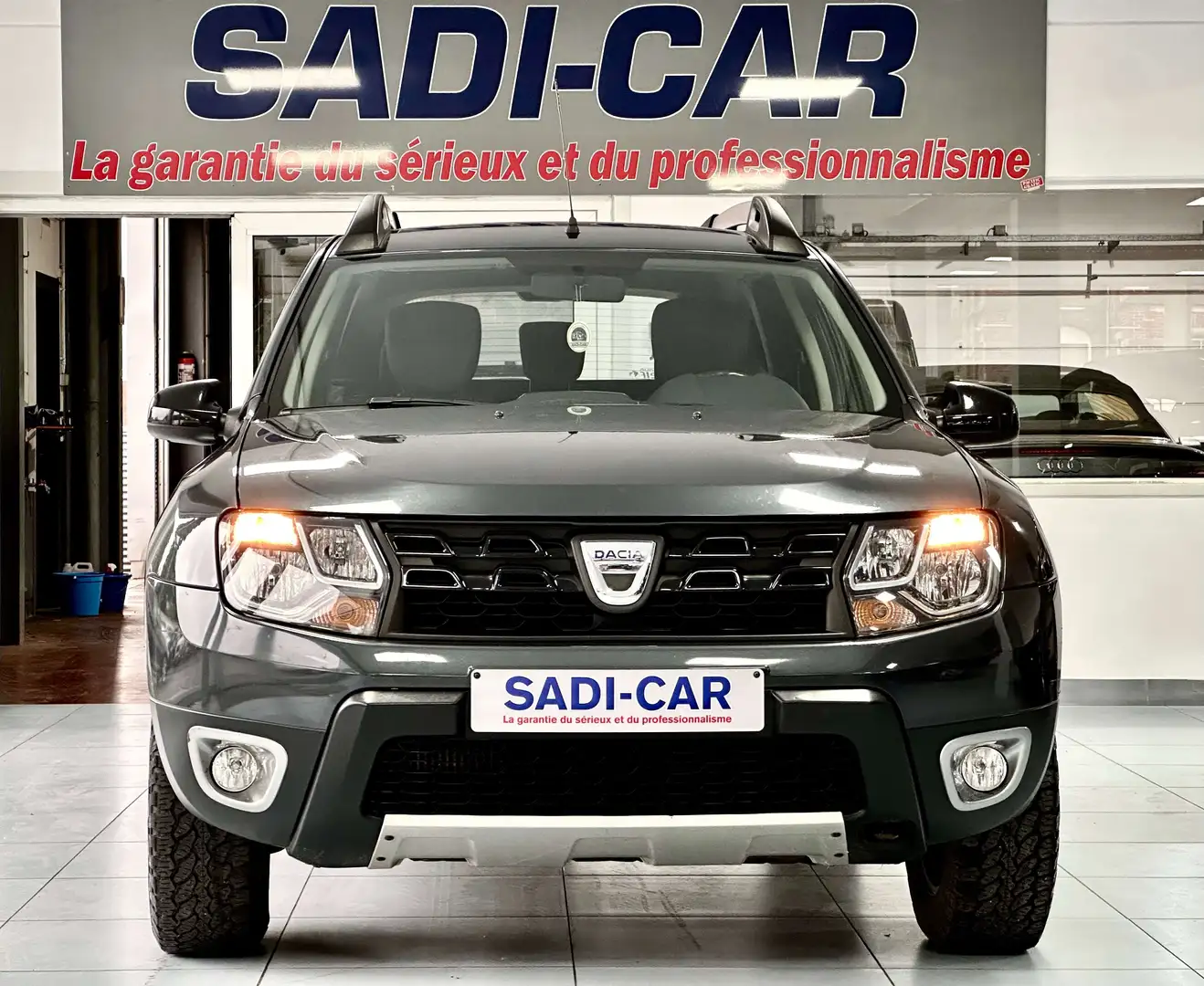 Dacia Duster 1.5 dCi 110cv 4x4 - PRESTIGE - PACK BLACK Gris - 2