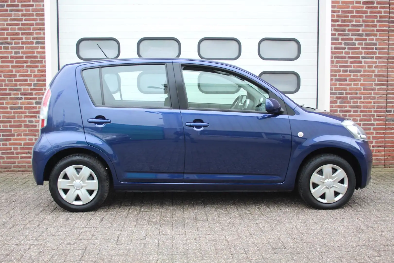 Daihatsu Sirion 2 1.3-16V Comfort 5-Deurs * Automaat / Airco / 64. Bleu - 2