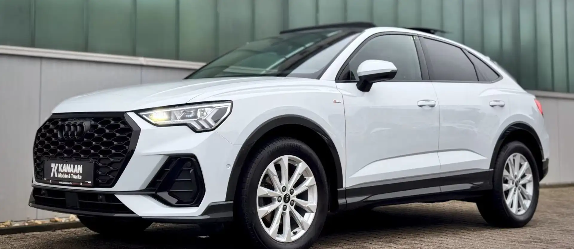 Audi Q3 Spbk 35 tdi S line S-tronic tetto Identity Black Blanc - 1