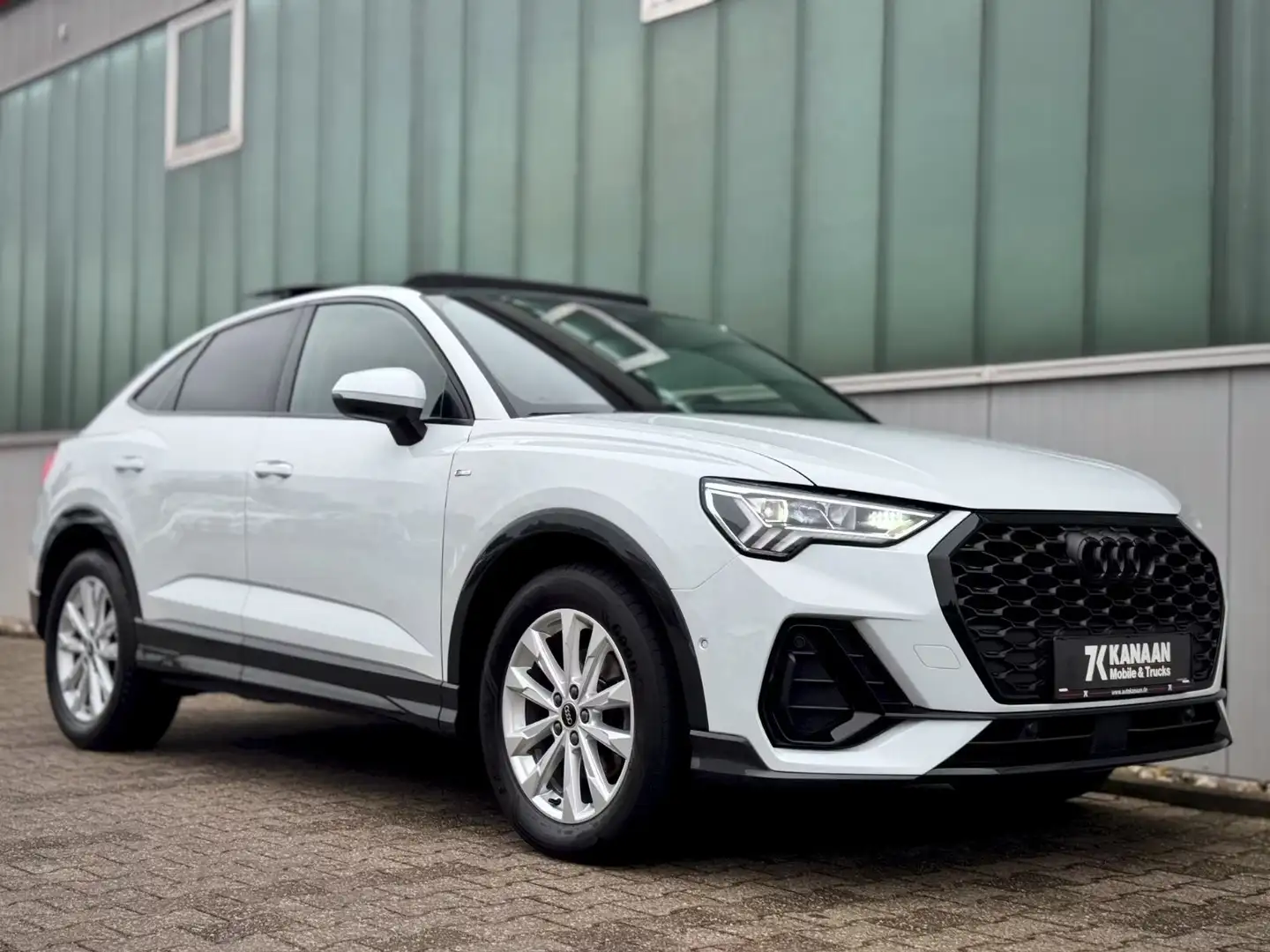 Audi Q3 Spbk 35 tdi S line S-tronic tetto Identity Black Blanc - 2
