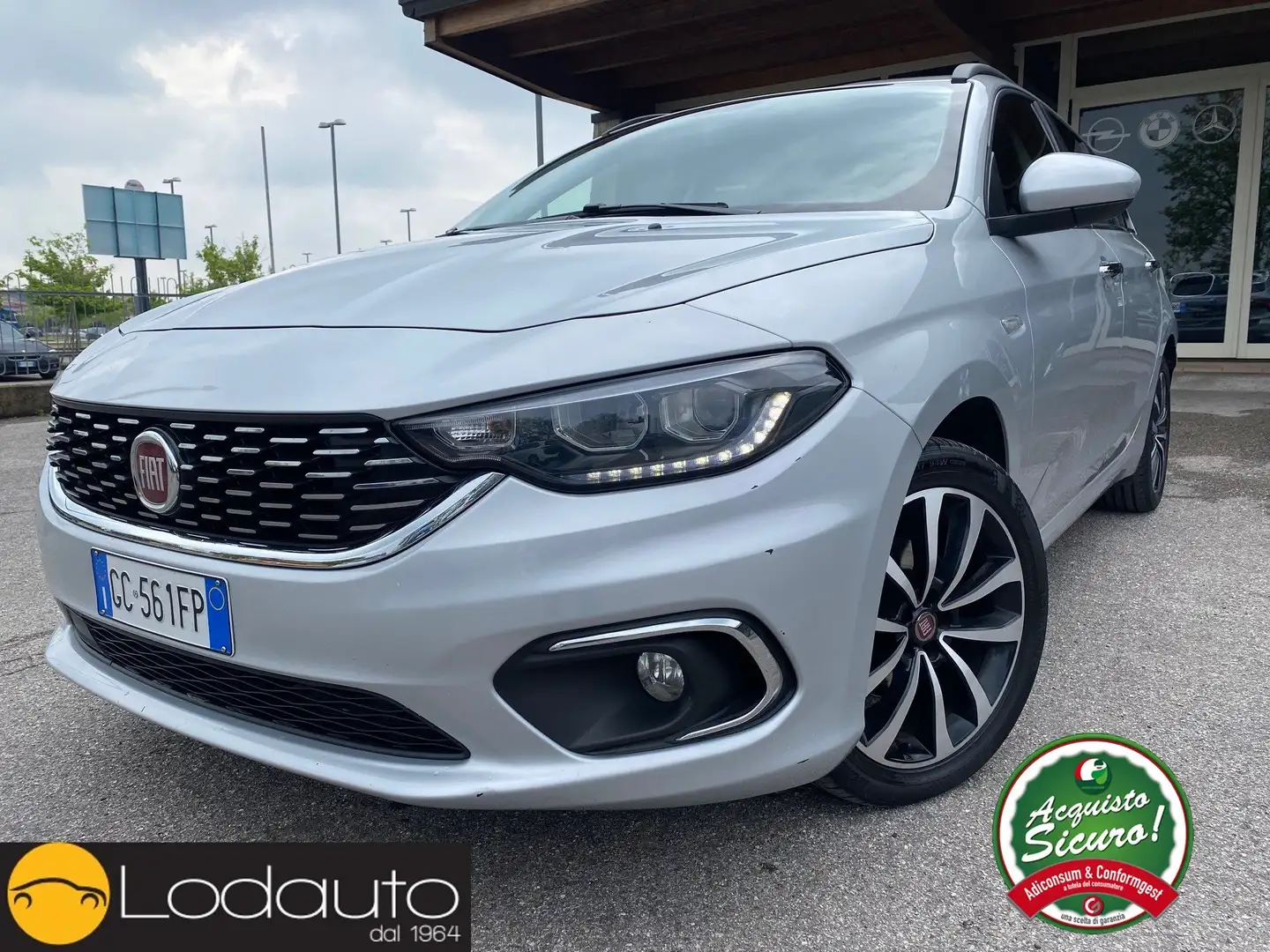 Fiat Tipo Tipo SW 1.6 mjt Lounge #NAVI#LED#APPLE CAR PLAY Gris - 1