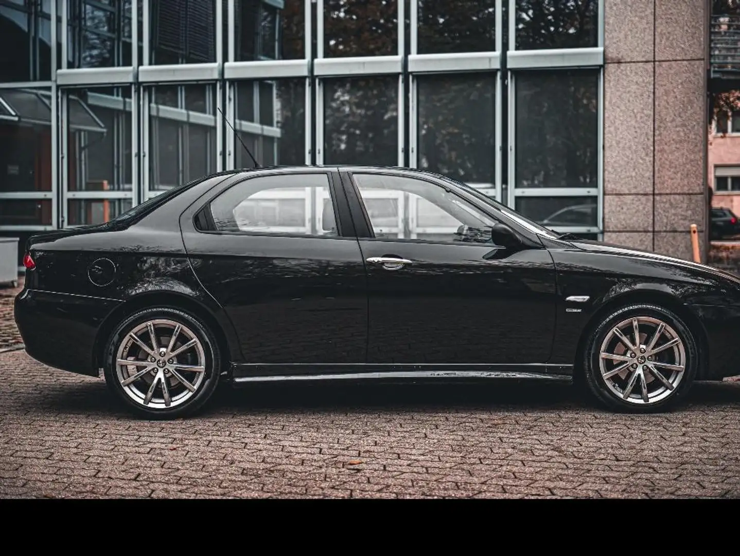 Alfa Romeo 156 156 1.8 16V Twin Spark Progression Schwarz - 2