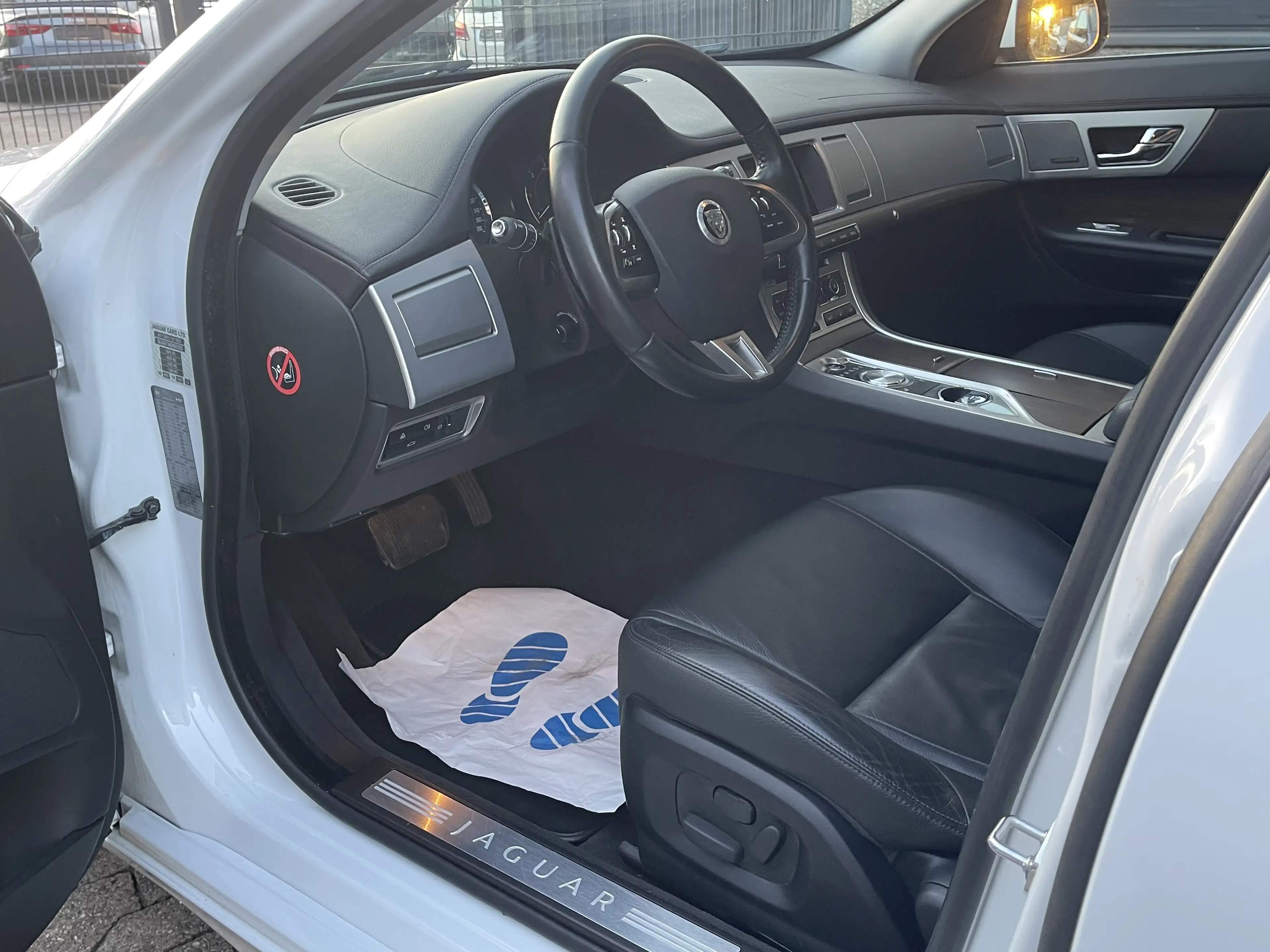 Jaguar XF 3.0 V6 Diesel Sportbrake R-Sport Voll Weiss 2.Hand — photo 8