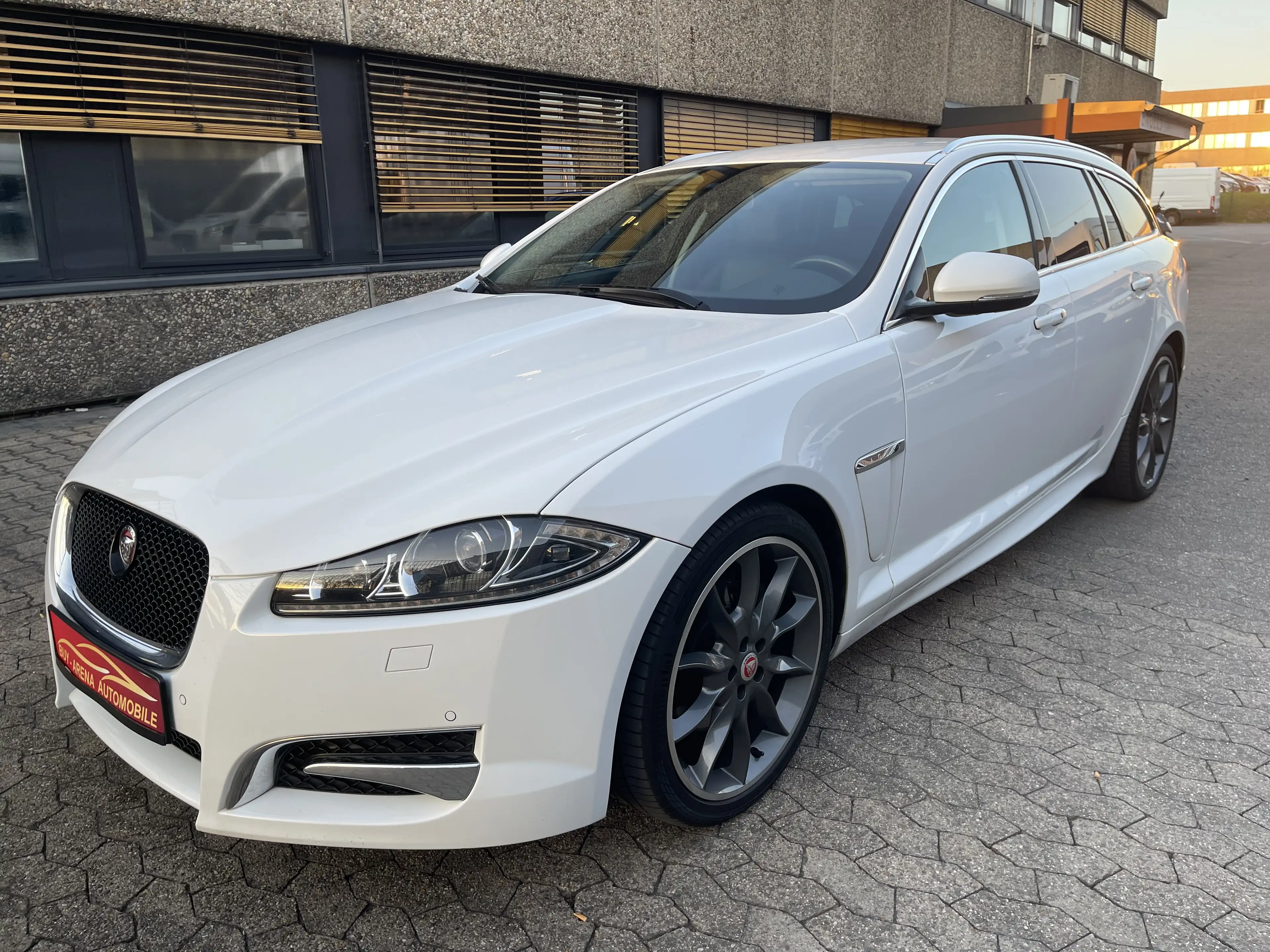 Jaguar XF 3.0 V6 Diesel Sportbrake R-Sport Voll Weiss 2.Hand