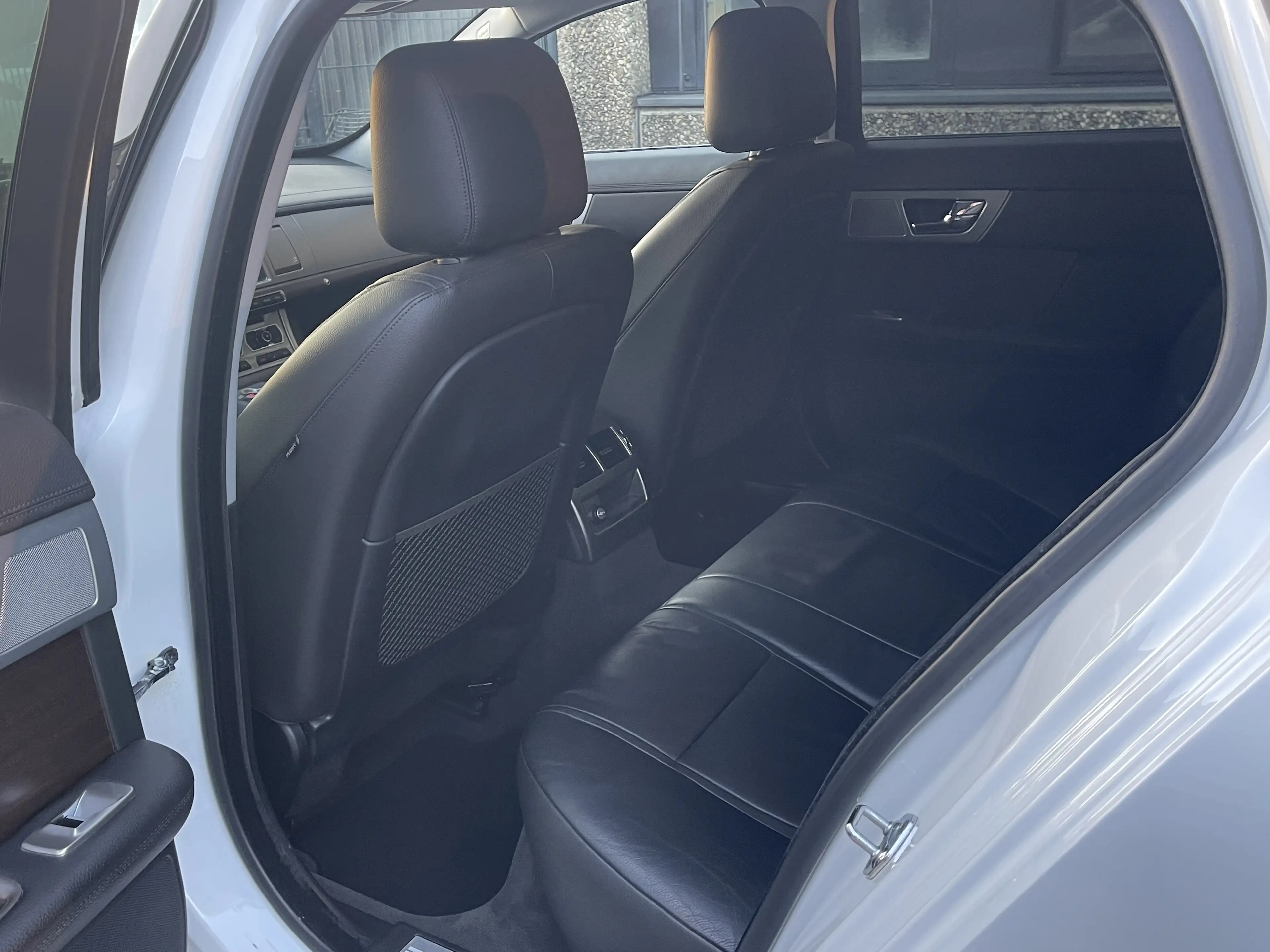 Jaguar XF 3.0 V6 Diesel Sportbrake R-Sport Voll Weiss 2.Hand — photo 11