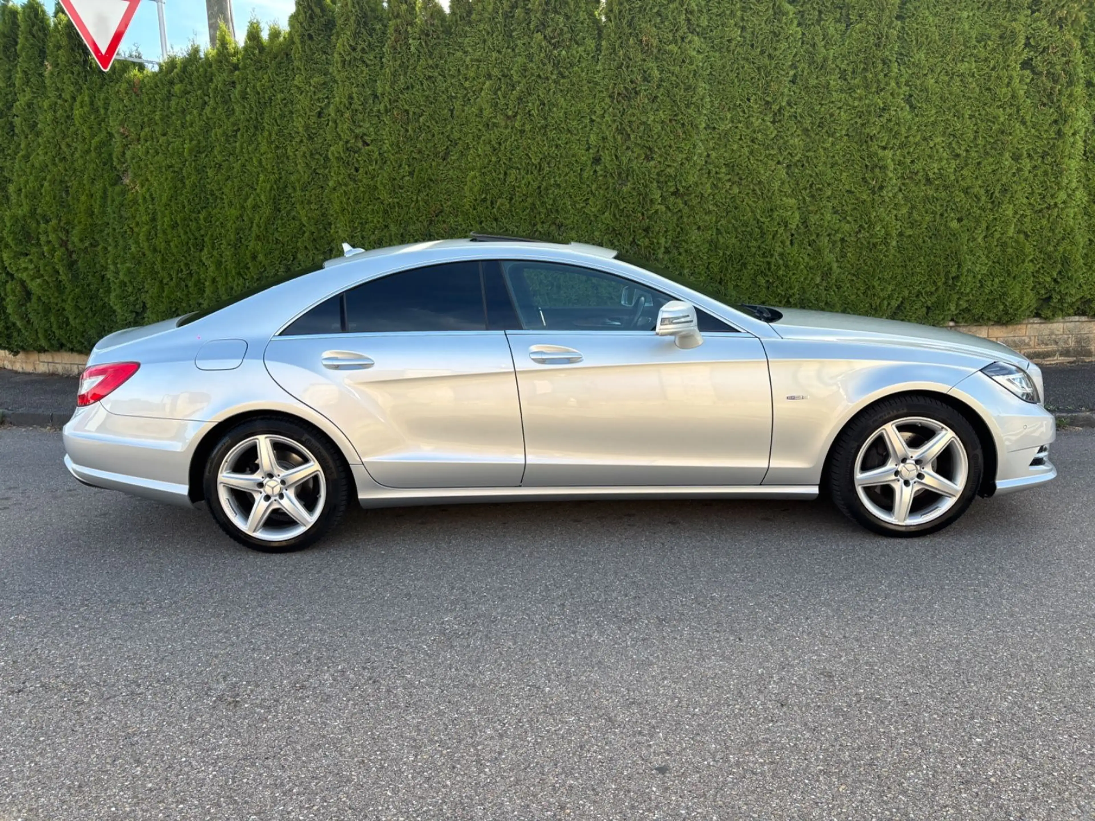 Mercedes-Benz CLS 350 BlueEfficiency AMG Stylingpaket 1 — photo 6