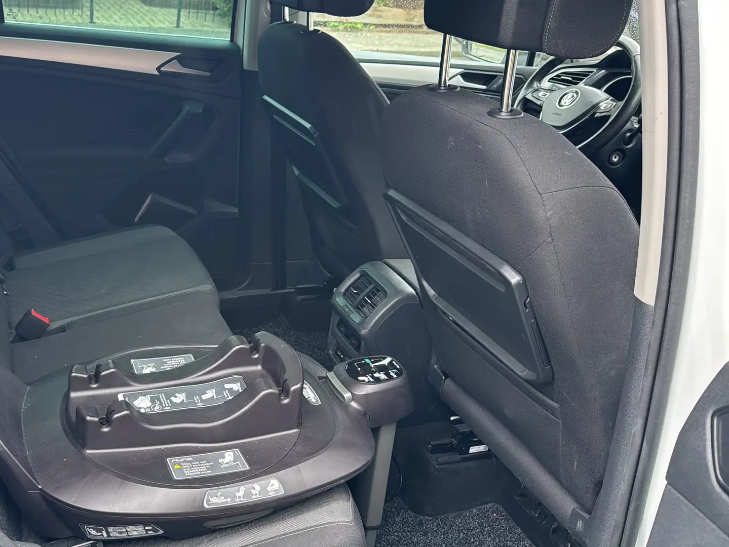 Volkswagen Tiguan Tiguan 1.5 TSI CL Bns Wit - 2