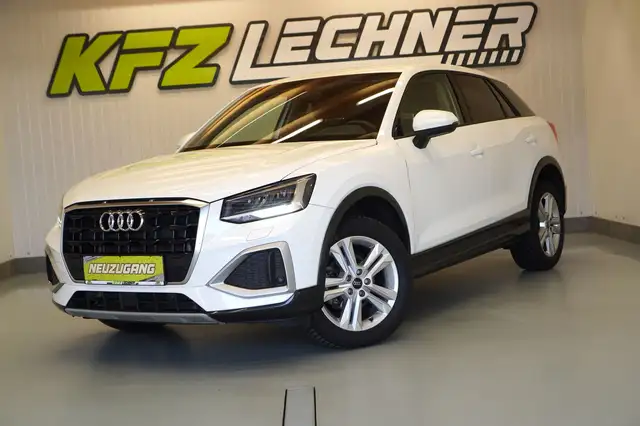 Audi Q2 view 8