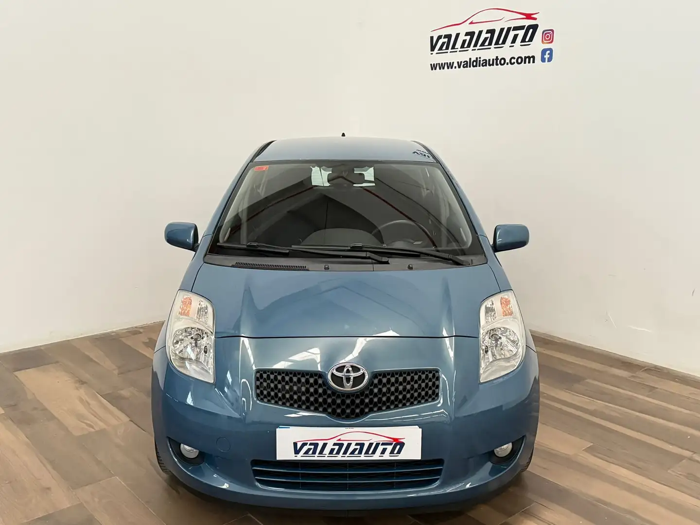 Toyota Yaris 1.3 VVT-i Sol Azul - 2