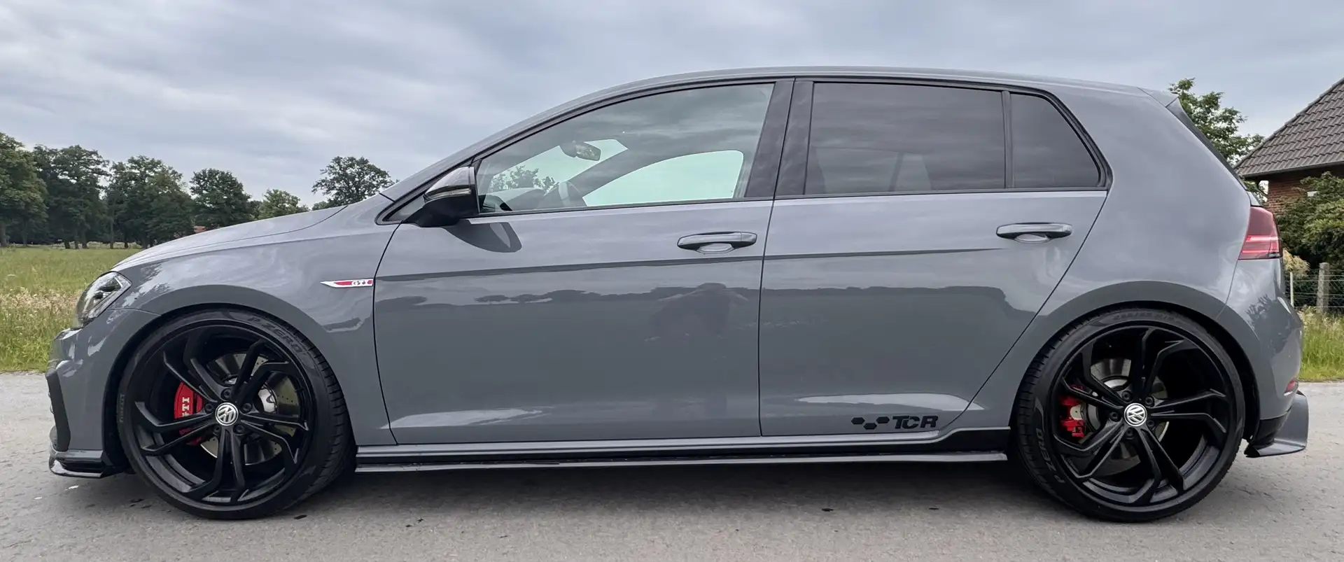 Volkswagen Golf GTI TCR 2.0 TSI OPF DSG Grau - 2