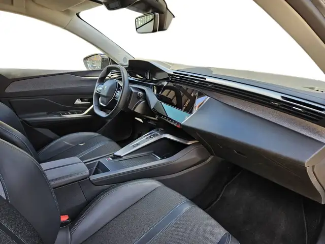 Peugeot 308 view 9
