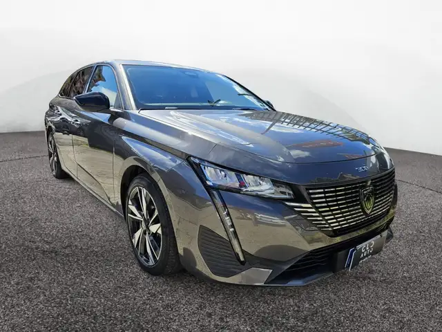 Peugeot 308 view 3