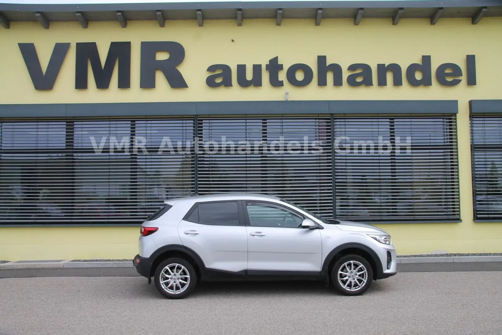 Kia Stonic Edition 7 1.0 *Garantie*Klima*PDC*AHK* Silber - 1