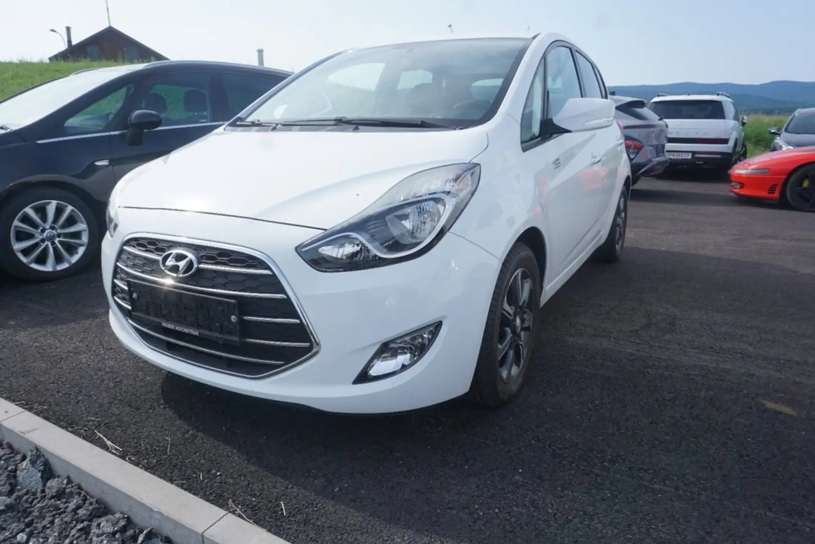 Hyundai iX20 Edition 25 1,4 CVVT 203j Weiß - 1