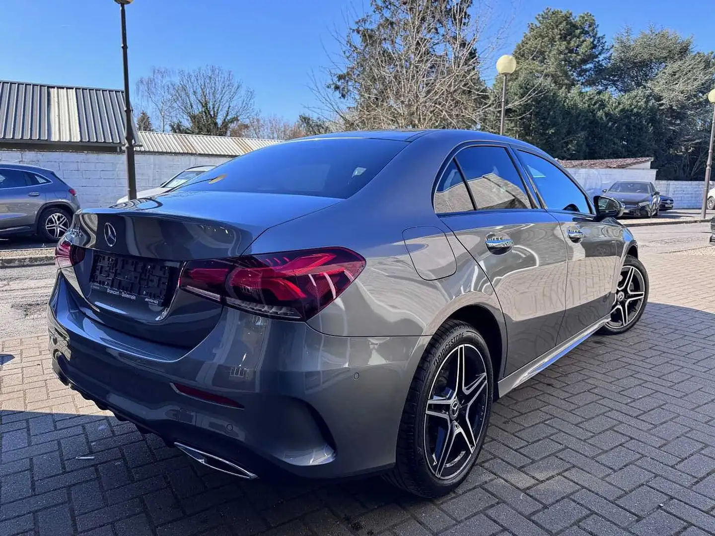 Mercedes-Benz A 250 e Hybrid AMG Line - Pack Night - Pack Premium Plus Grau - 2