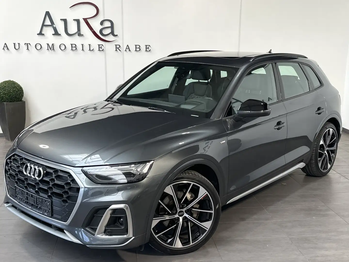 Audi Q5 40 TDI Qu S-Line NAV+LED+360°+AHK+PANO+21ZOLL Grau - 1