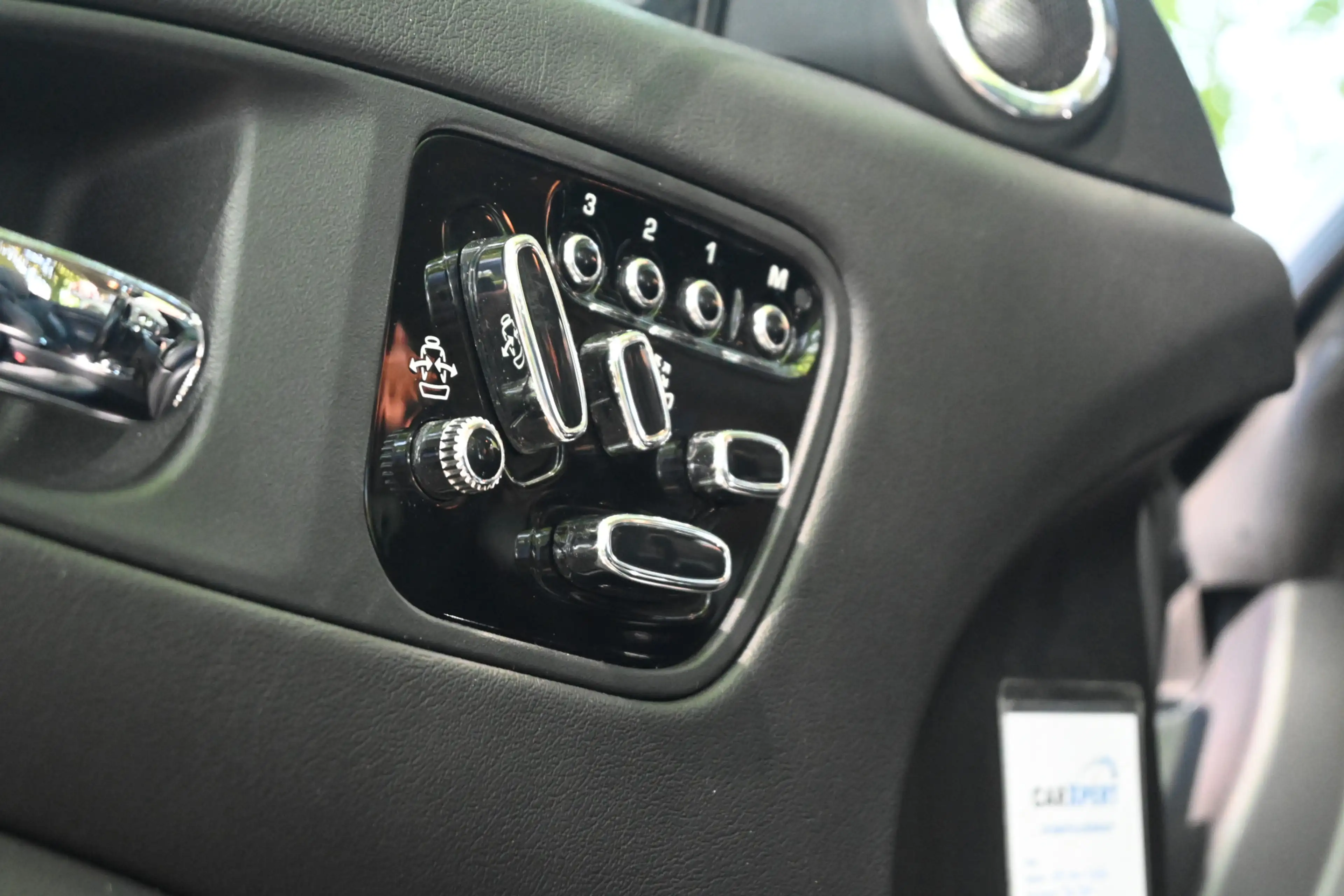 Jaguar XK 5.0 V8 Convertible — photo 20