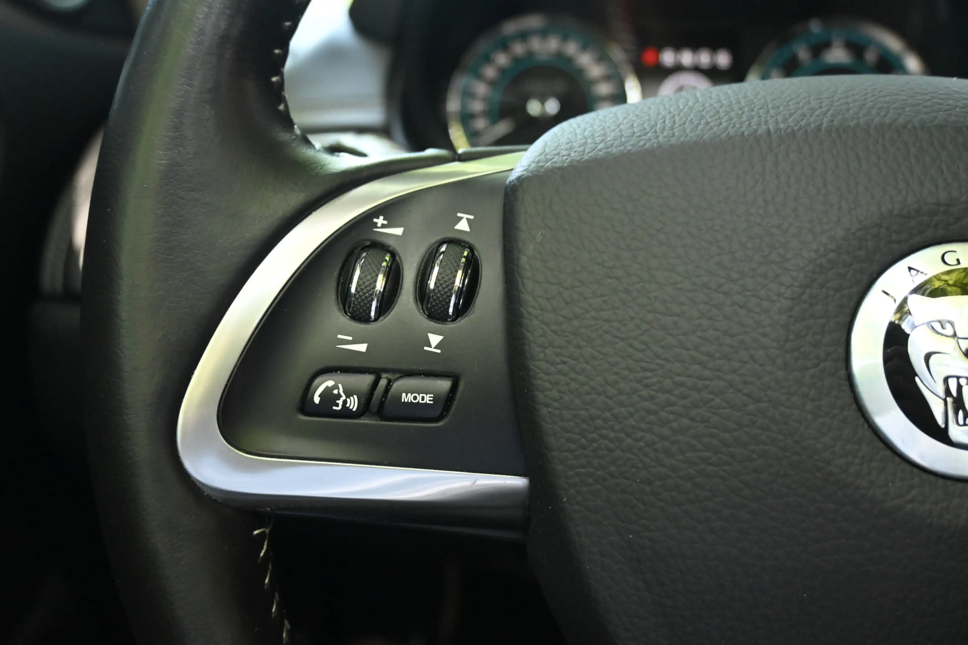 Jaguar XK 5.0 V8 Convertible — photo 17