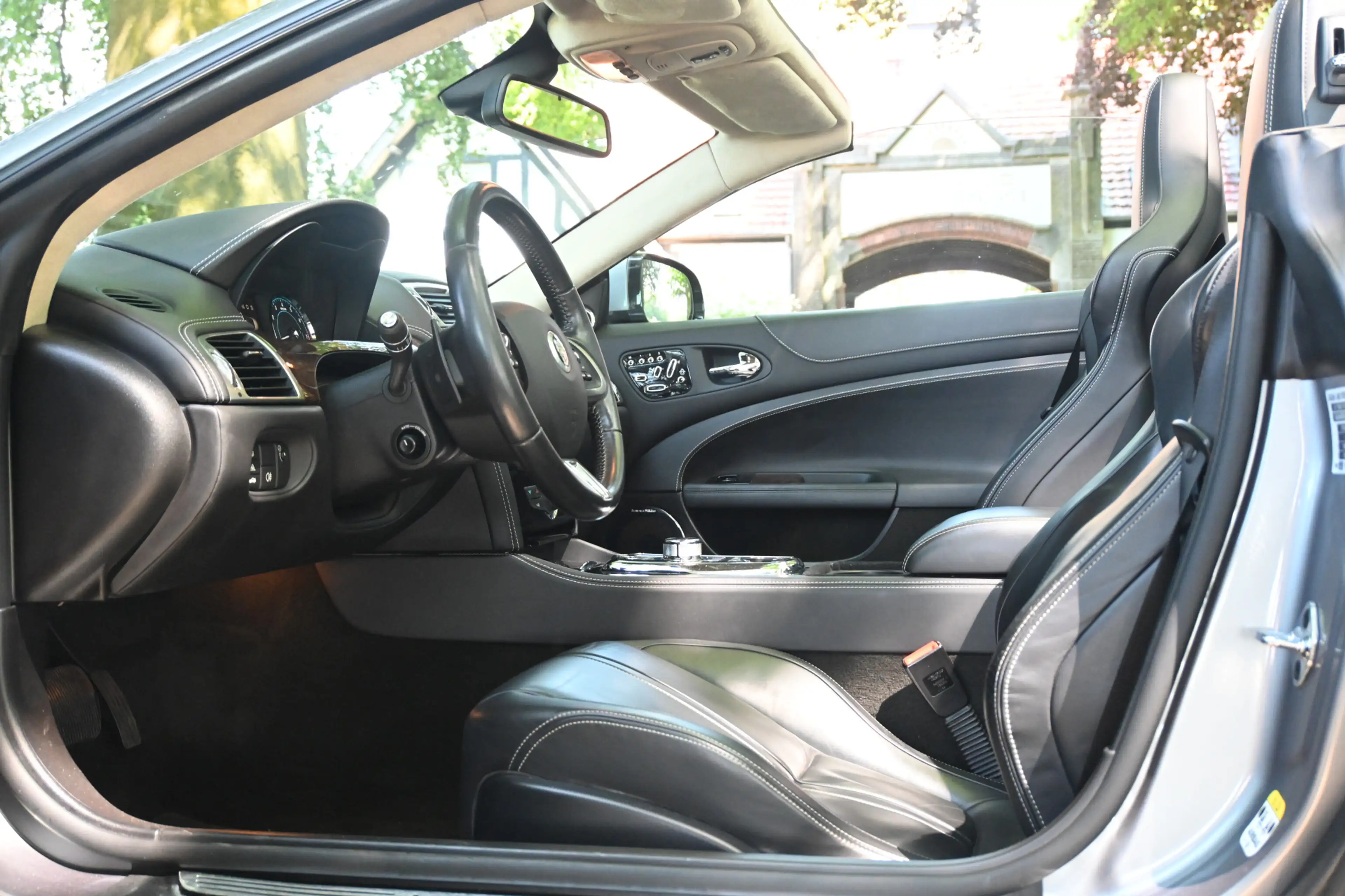 Jaguar XK 5.0 V8 Convertible — photo 2