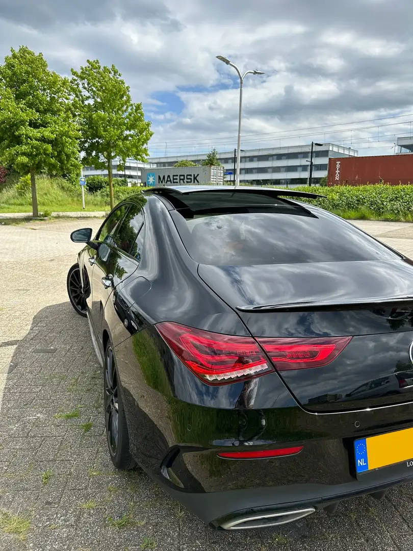Mercedes-Benz CLA 200 AMG Line Zwart - 2