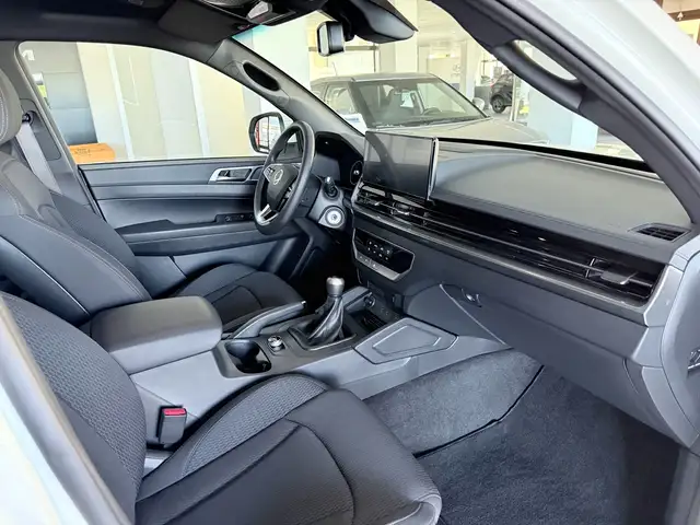 KGM Rexton view 8