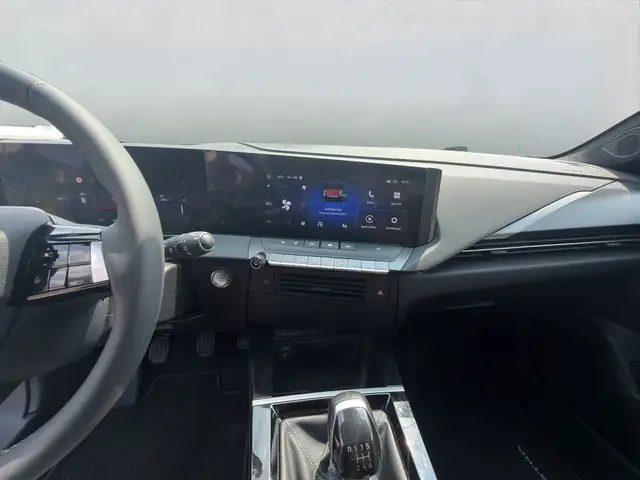 Opel Astra view 12