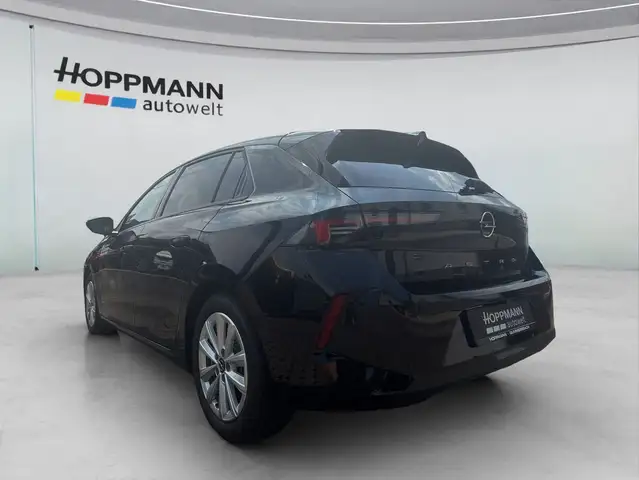 Opel Astra view 4