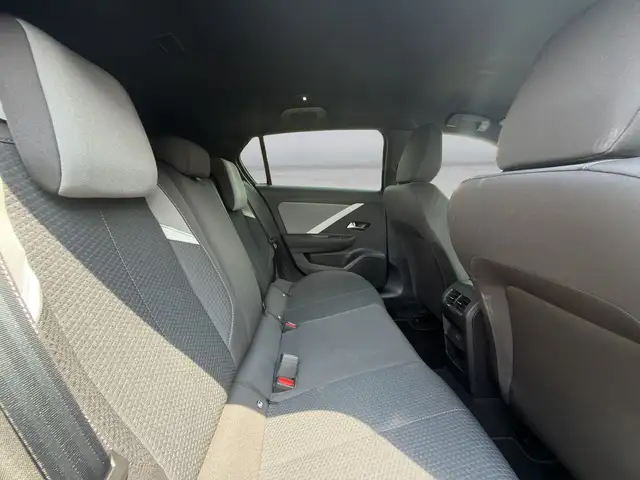 Opel Astra view 7
