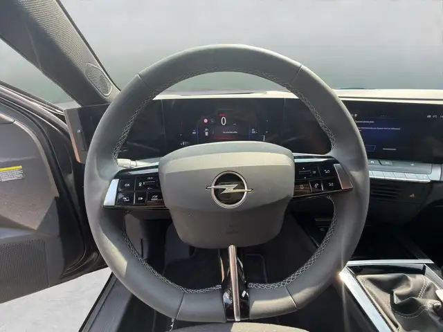 Opel Astra view 10