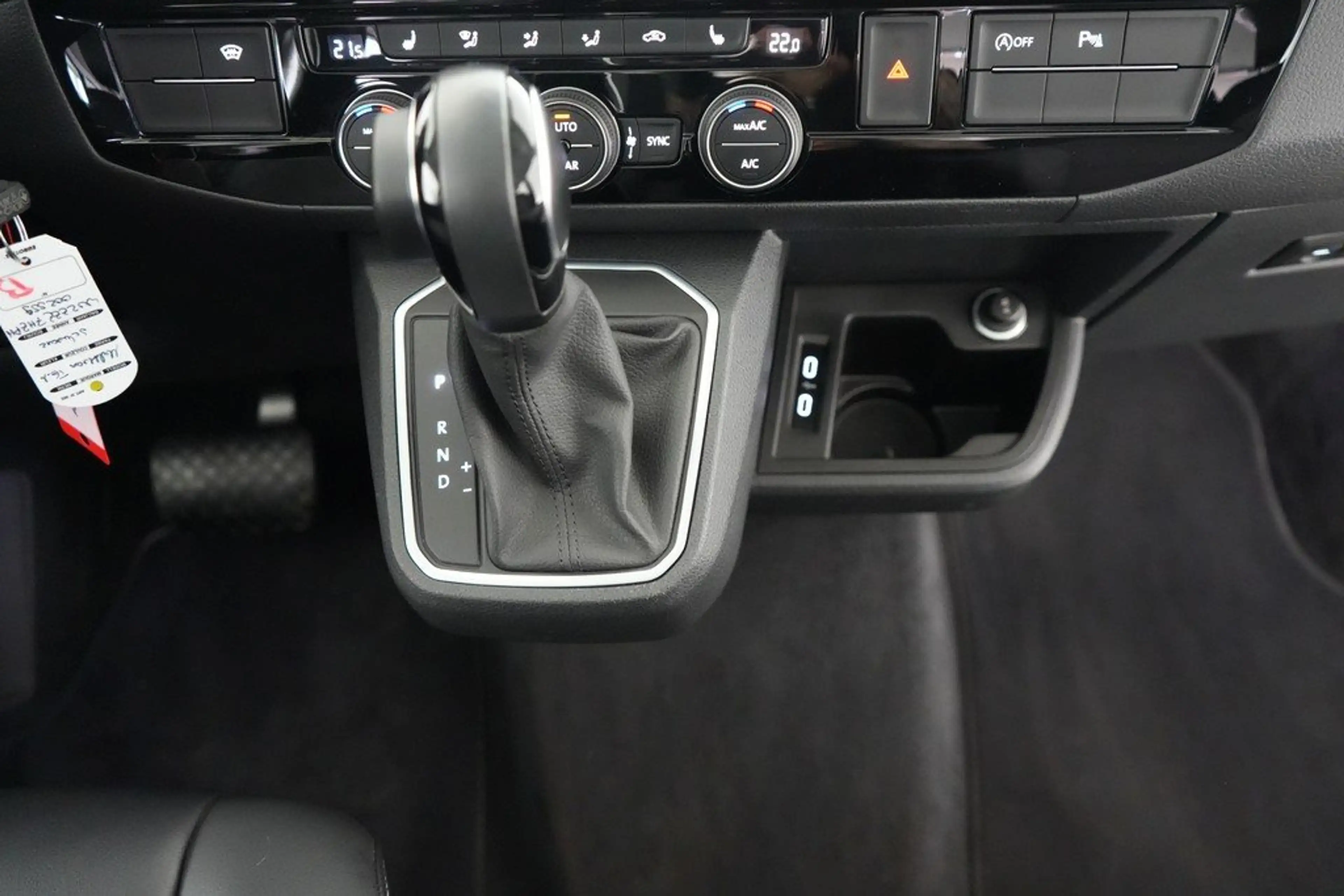Volkswagen T6.1 Multivan 2.0 TDI 4M DSG Generation SIX — photo 15
