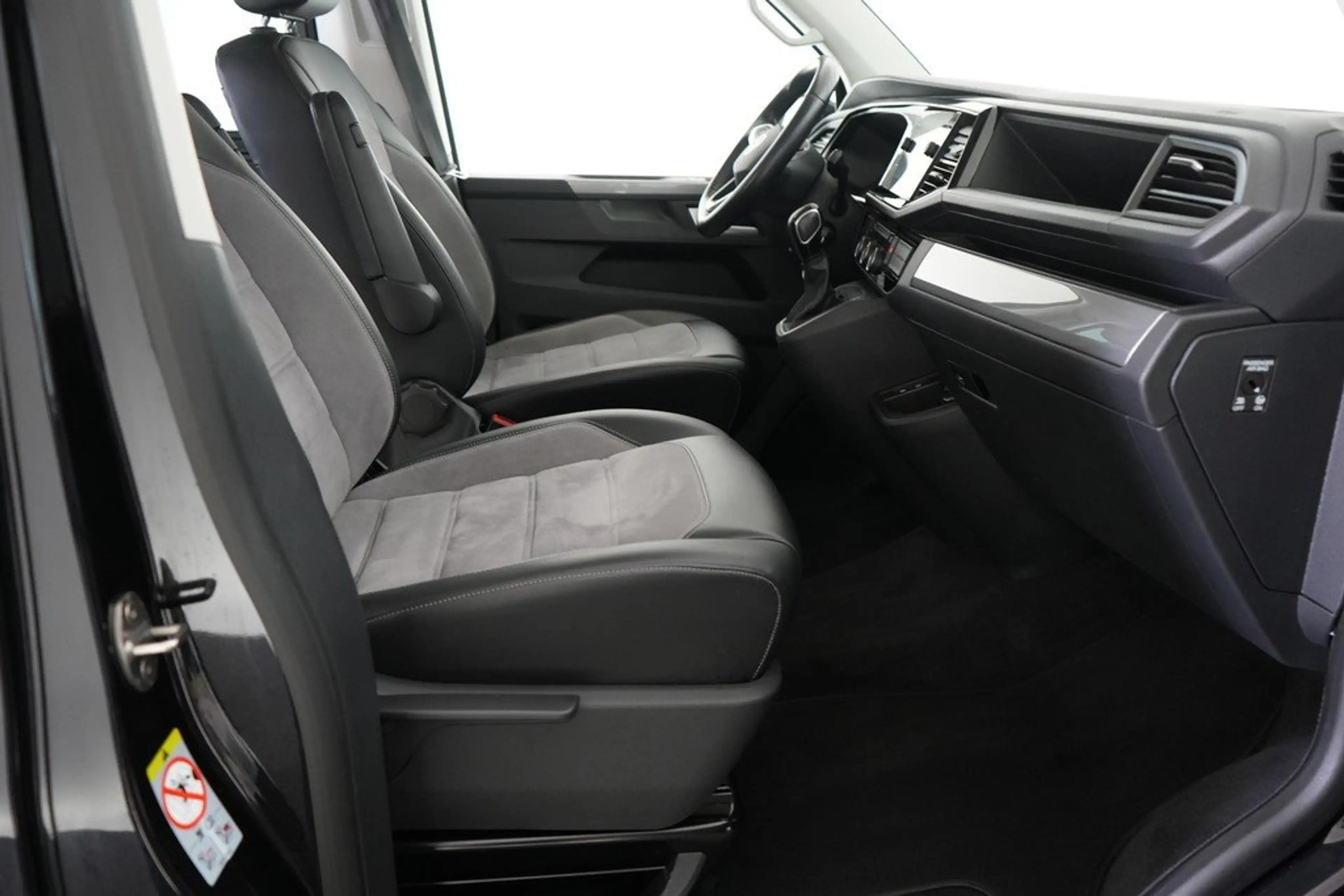 Volkswagen T6.1 Multivan 2.0 TDI 4M DSG Generation SIX — photo 10