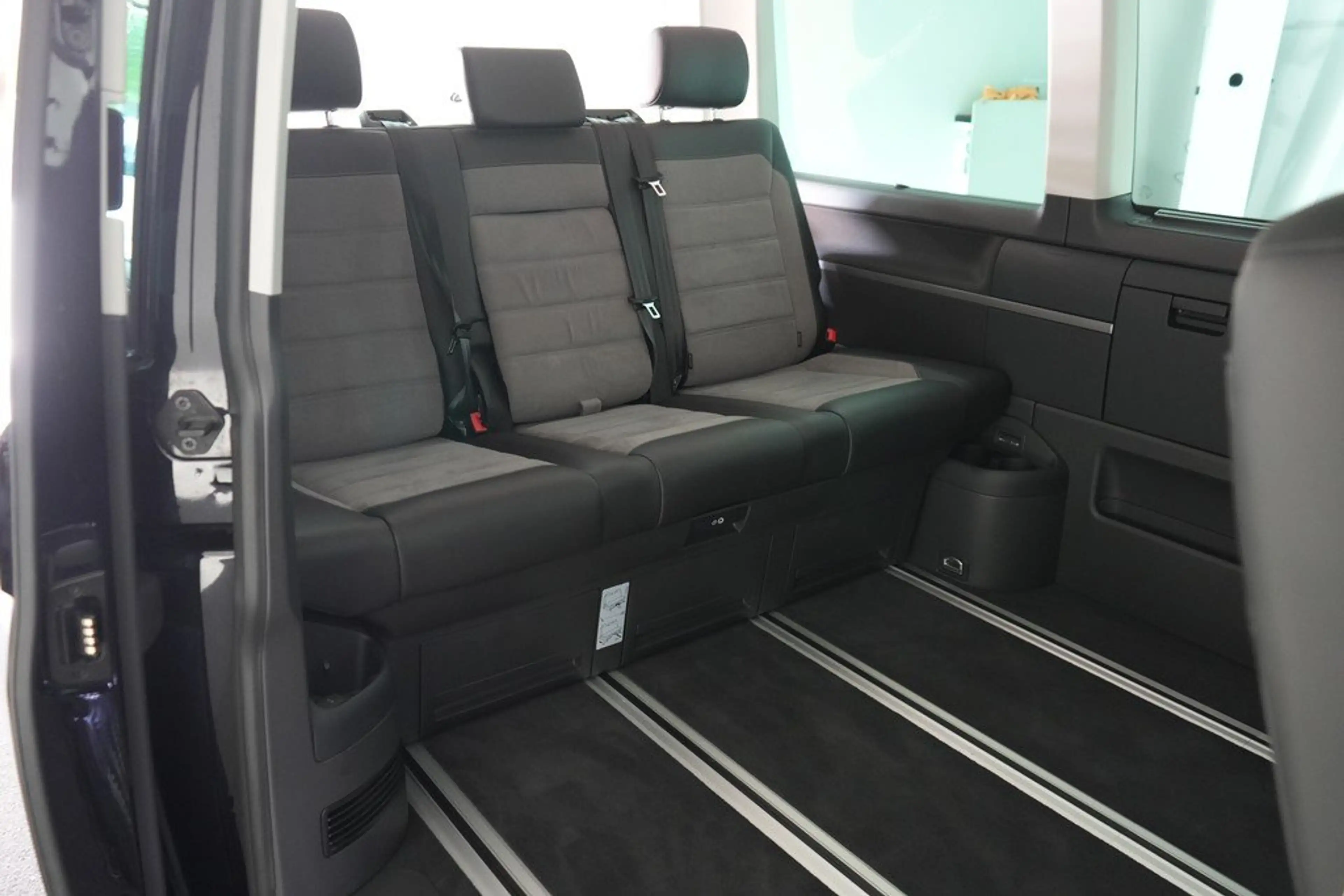 Volkswagen T6.1 Multivan 2.0 TDI 4M DSG Generation SIX — photo 11
