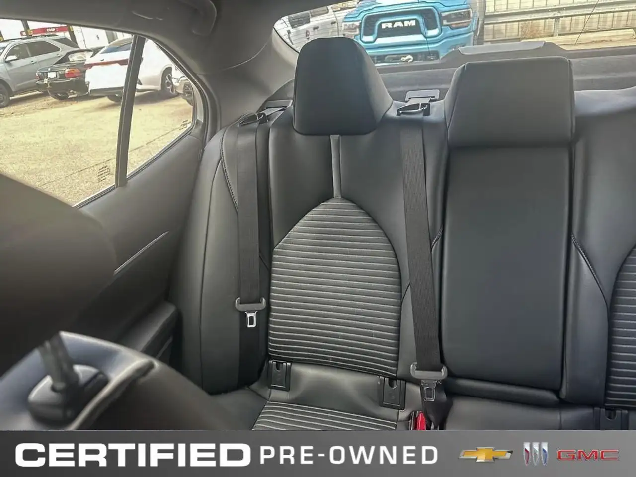 Toyota Camry снимка Toyota Camry