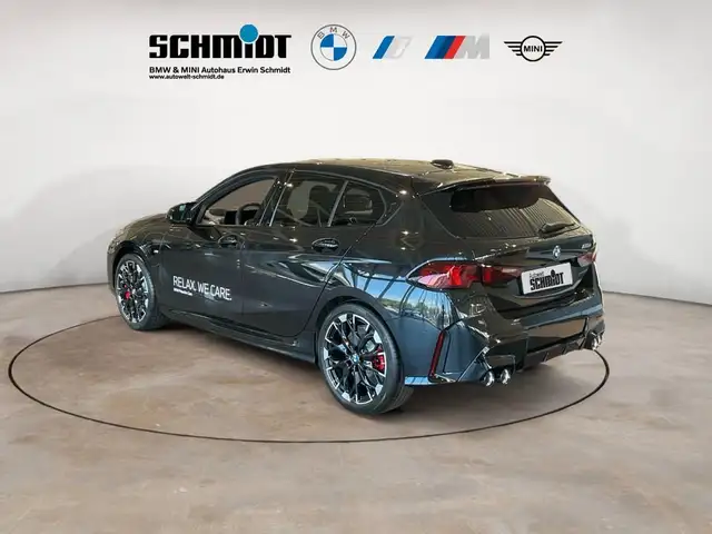 BMW 1 Series view 4
