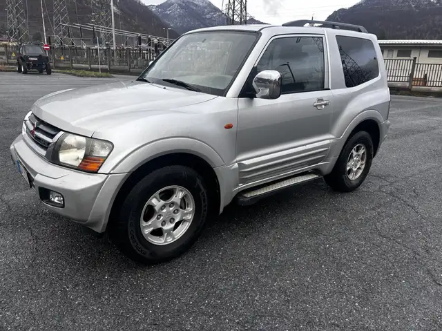 Mitsubishi Pajero 3p 3.2 tdi 16v di-d GLX