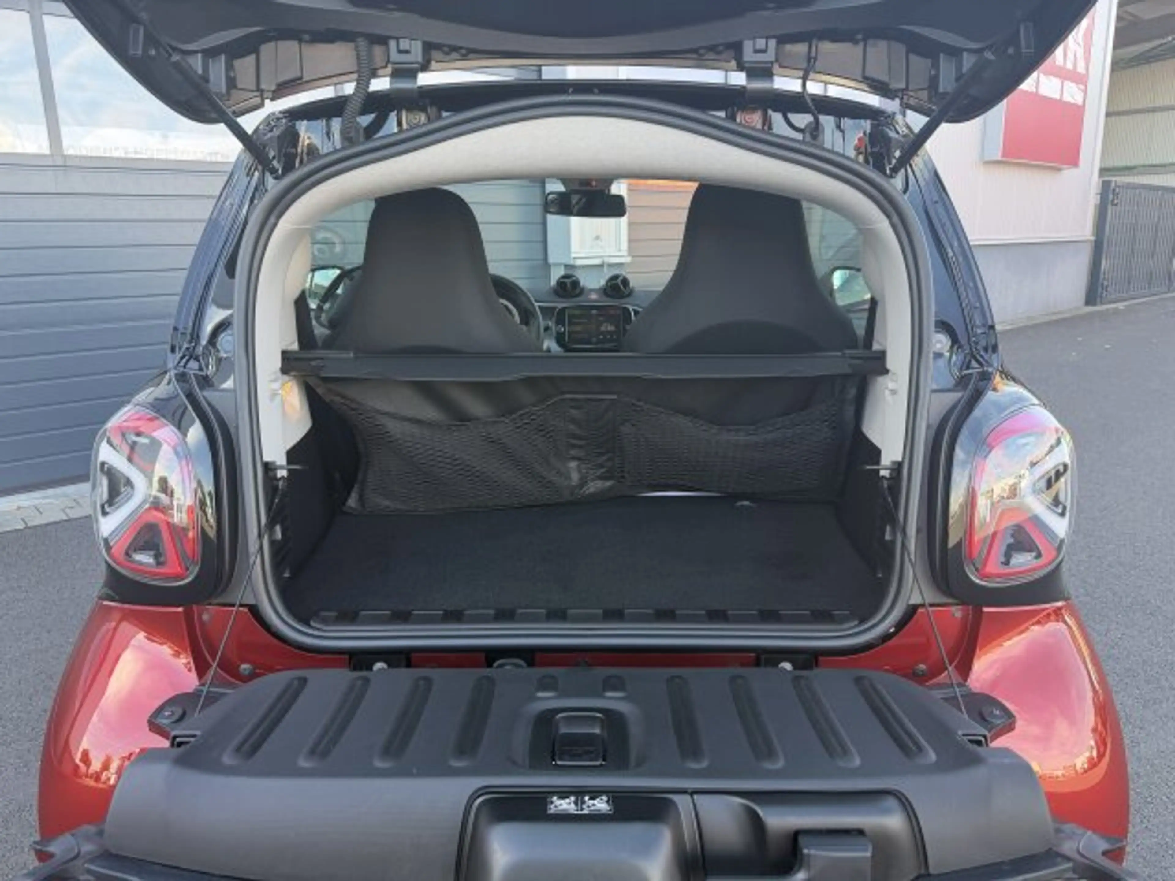 smart forTwo smart EQ fortwo Exclusive LED Panorama Kamera... — photo 8