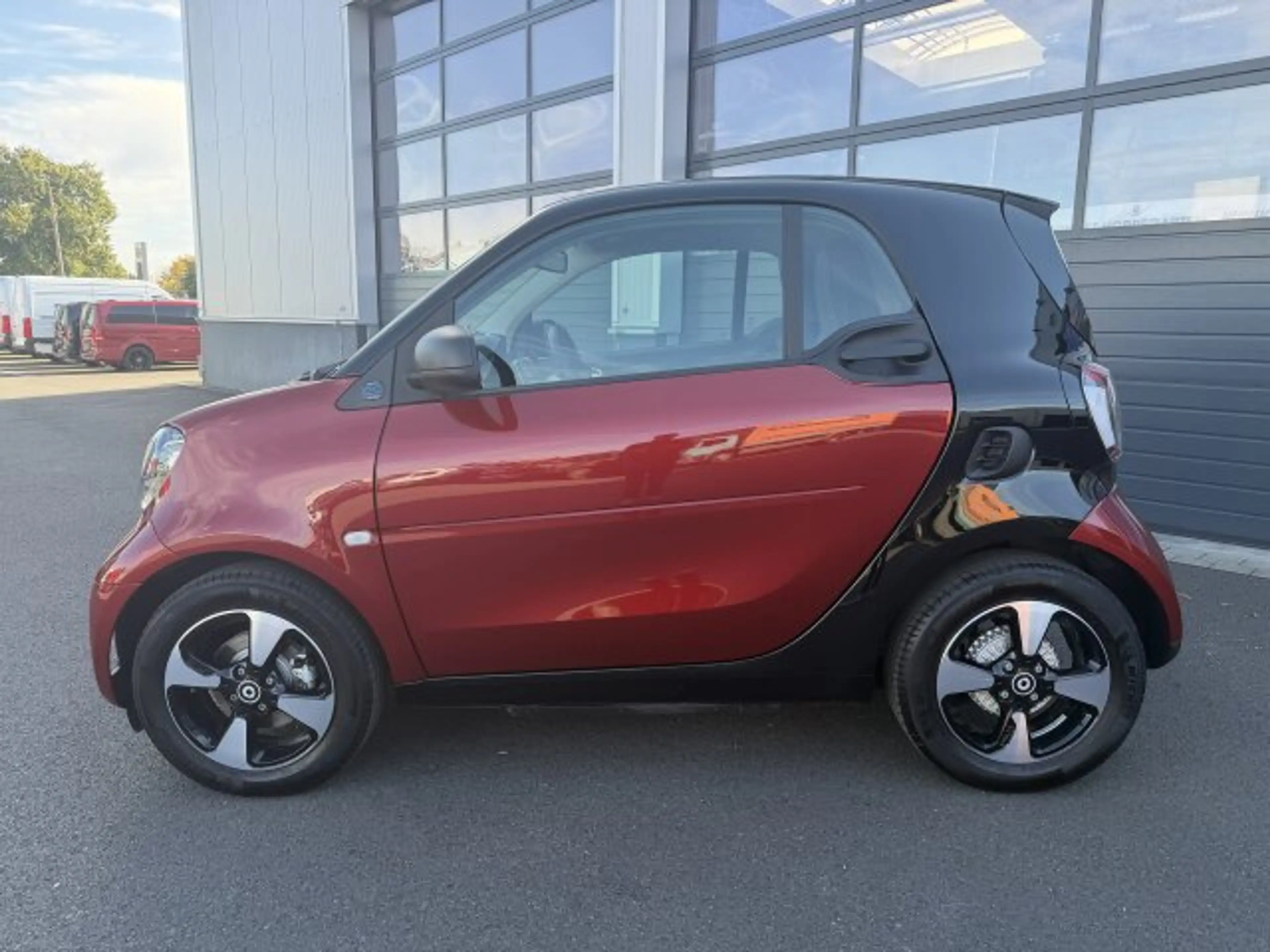 smart forTwo smart EQ fortwo Exclusive LED Panorama Kamera... — photo 4