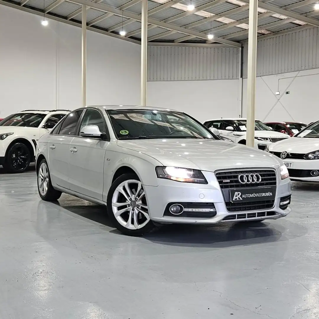 Audi A4 2.0 TDI 140cv Gris - 1