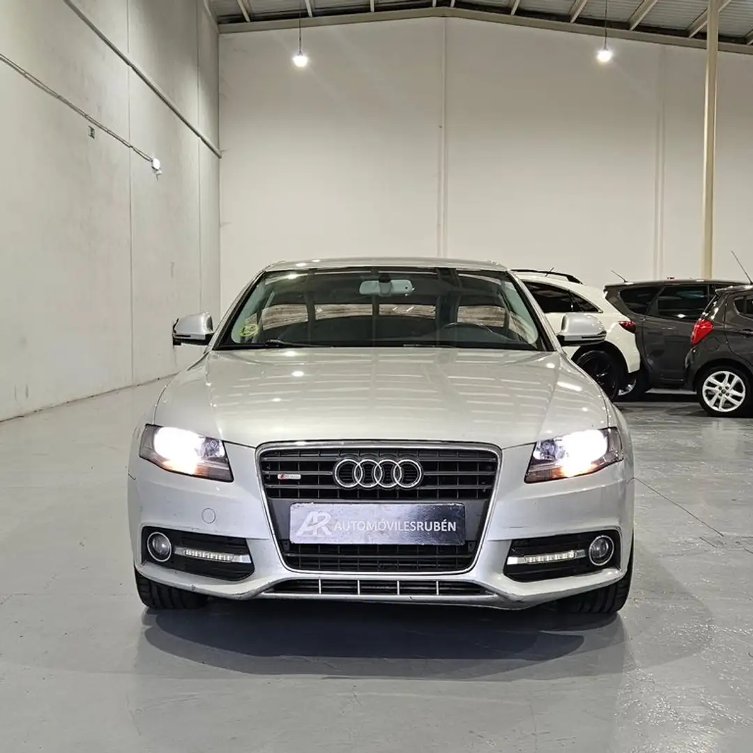 Audi A4 2.0 TDI 140cv Gris - 2