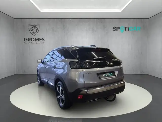 Peugeot 3008 view 5