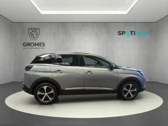 Peugeot 3008 view 2