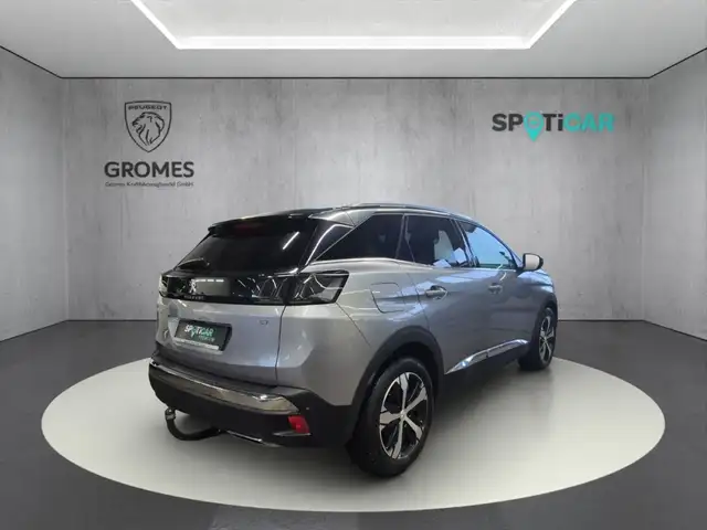 Peugeot 3008 view 3