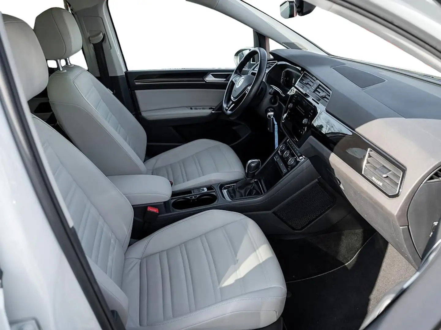 Volkswagen Touran 1.5 TSI Highline DSG AHK ACC KAMERA PA Weiß - 2