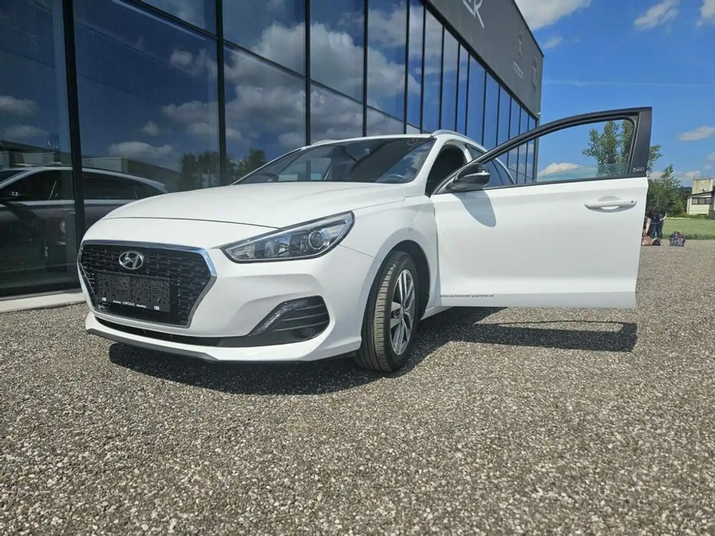 Hyundai i30 GO! Blanc - 1