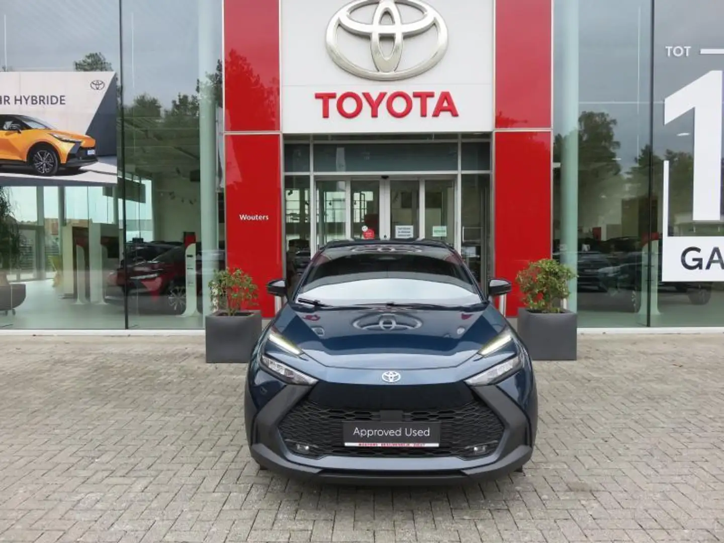 Toyota C-HR 1.8 HYB. Dynamic Plus Mono-Tone Blauw - 2