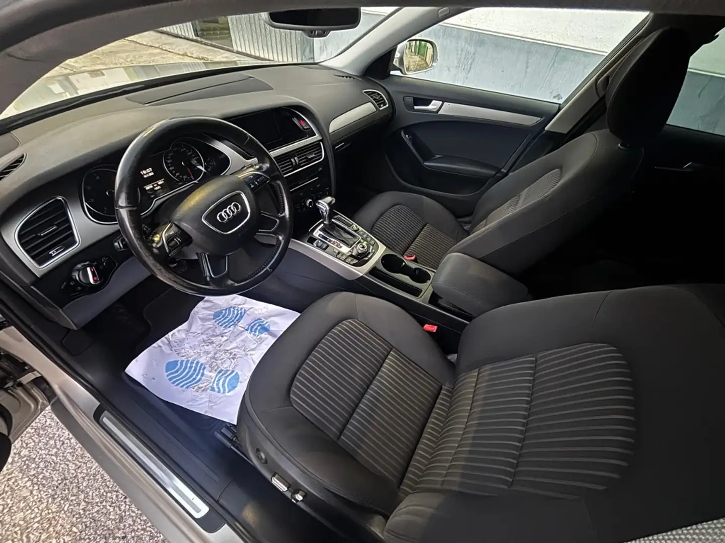 Audi A4 2.0TDI DPF 177 Grau - 2